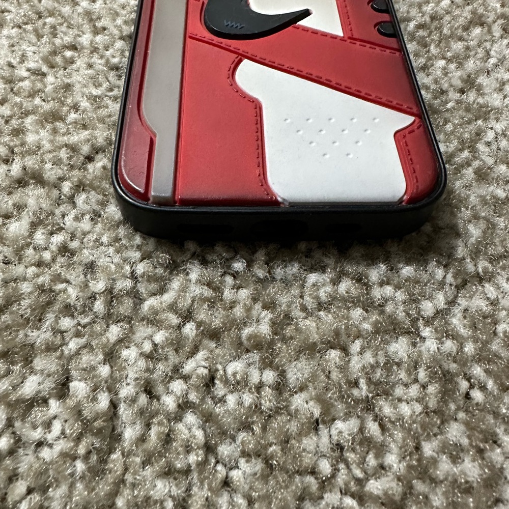 iPhone 13 case - Picture 2 of 3